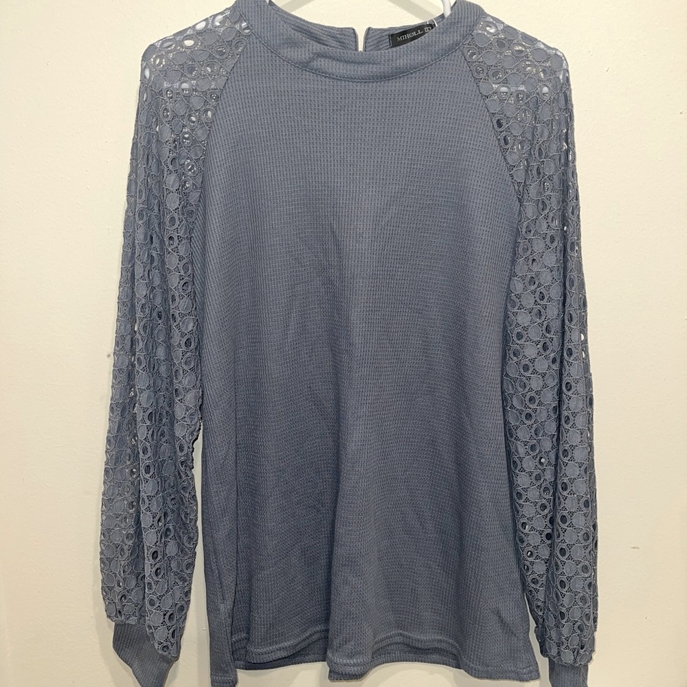 Lace sleeve top, large